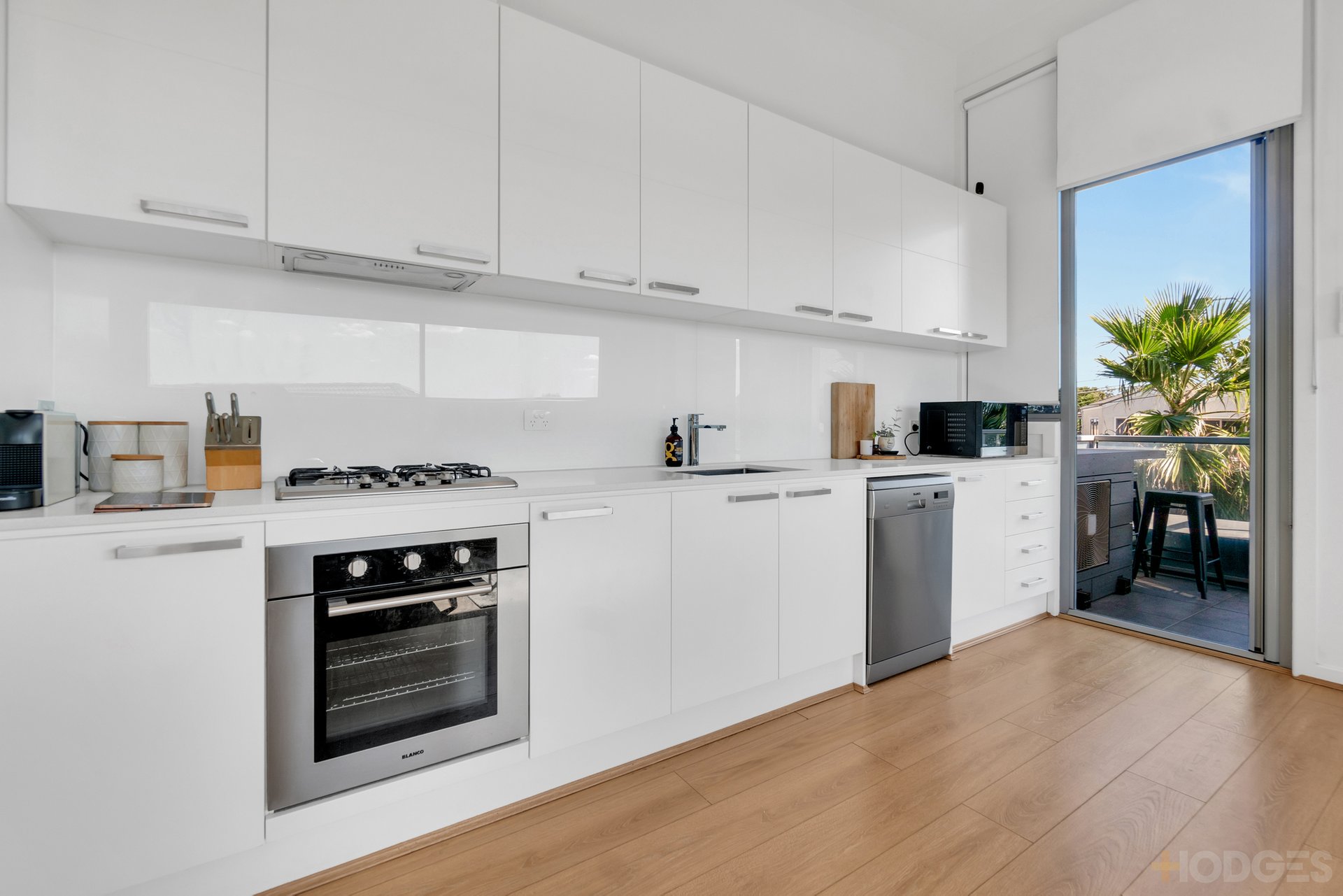 1 / 10 Warrigal Road Parkdale