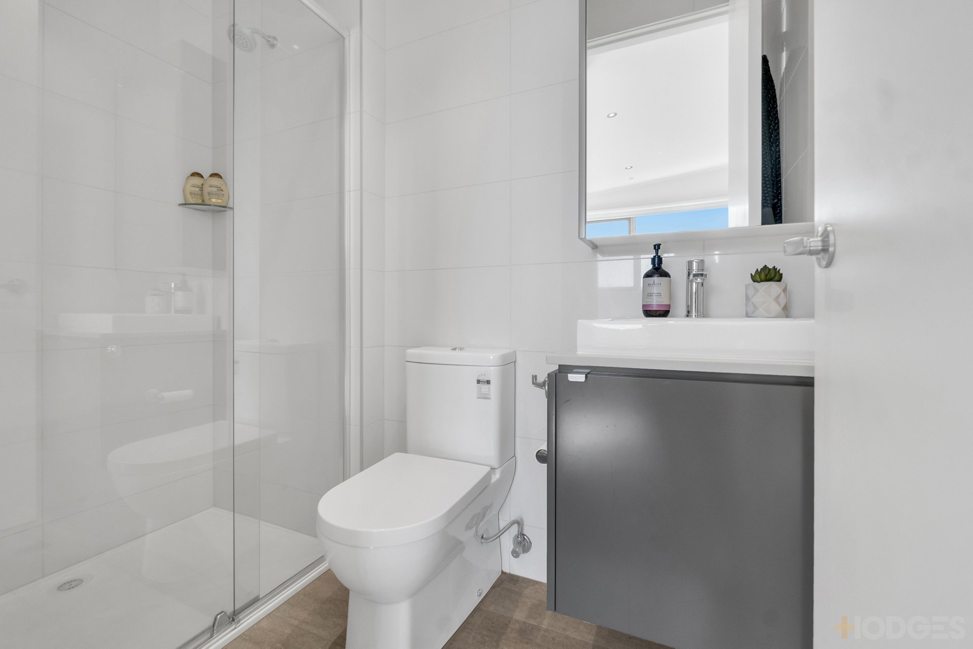 1 / 10 Warrigal Road Parkdale