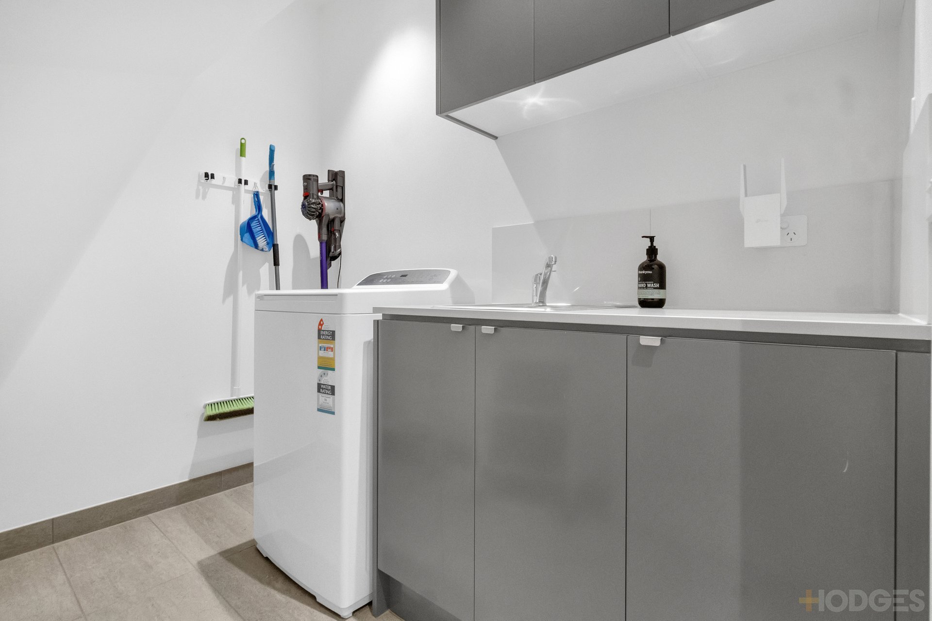 1 / 10 Warrigal Road Parkdale