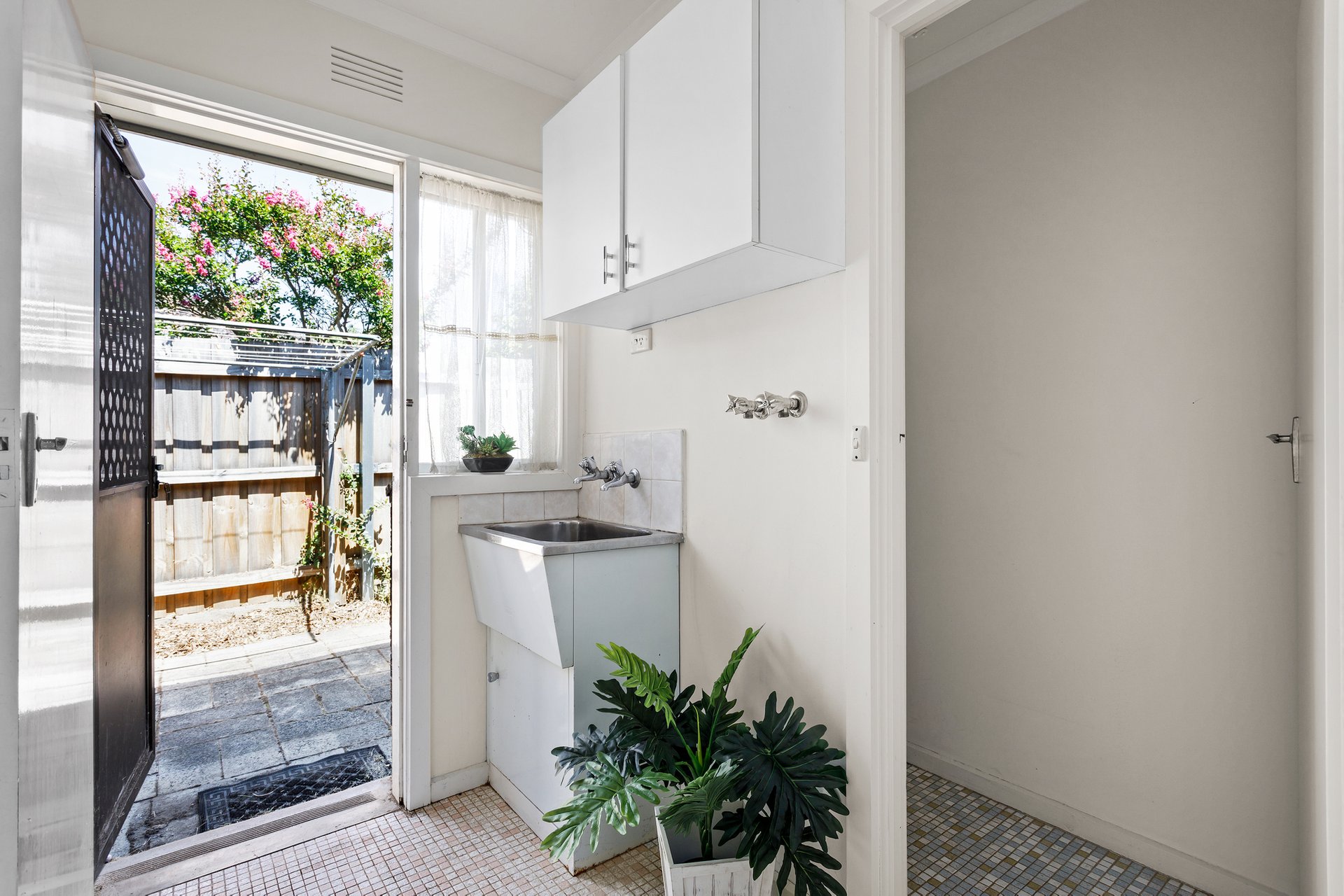 Property Gallery Thumbnail 8