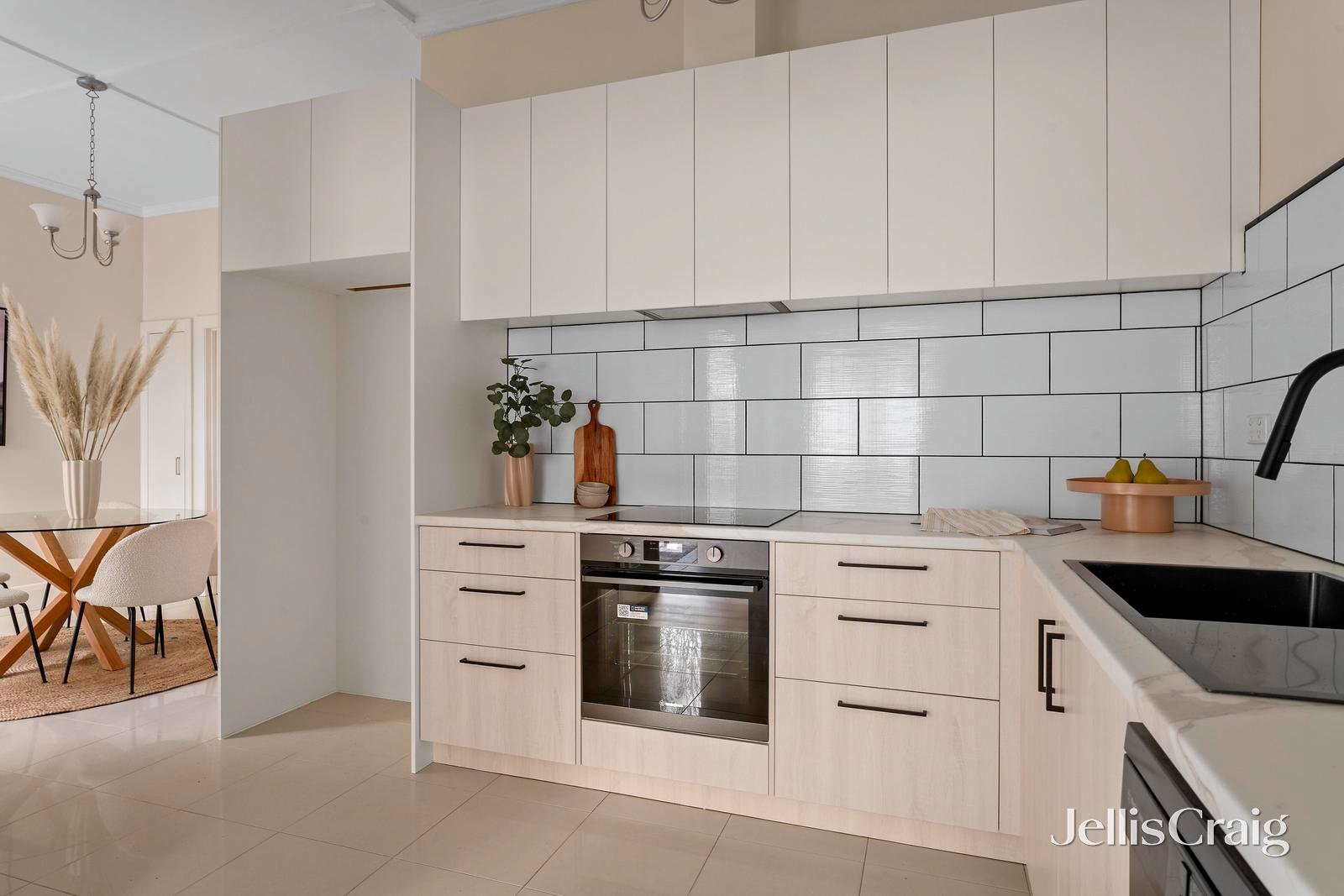 1/10 Waxman Parade, Brunswick West image 3