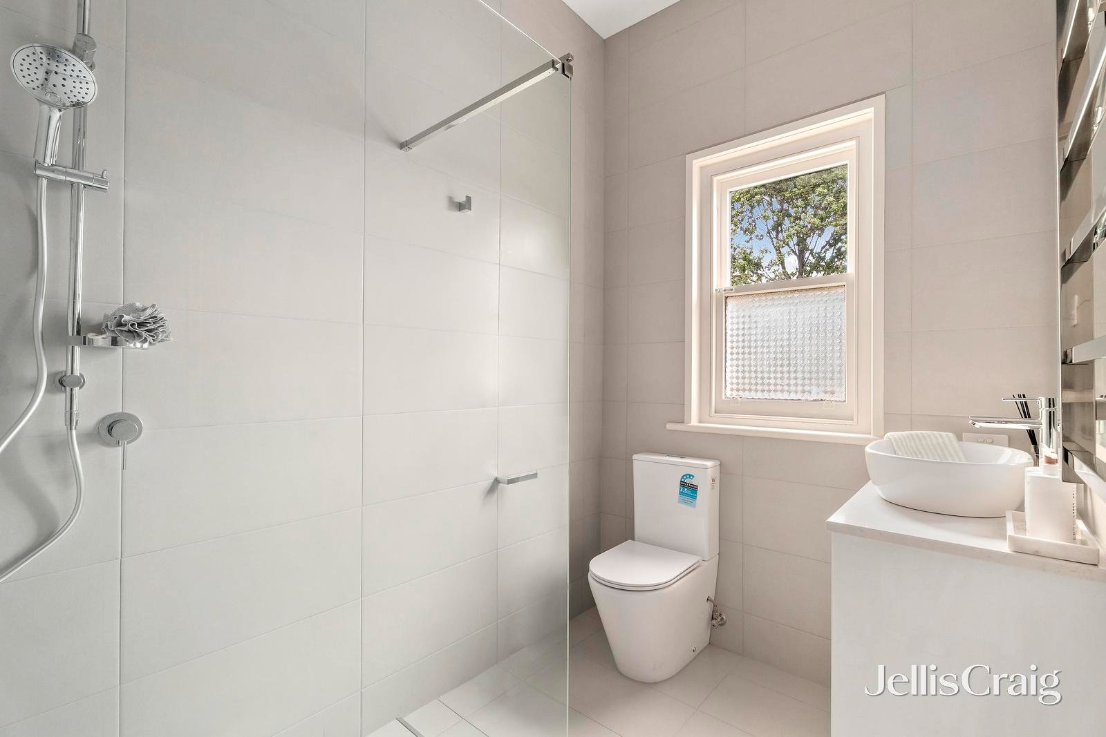 1/10 Waxman Parade, Brunswick West image 8