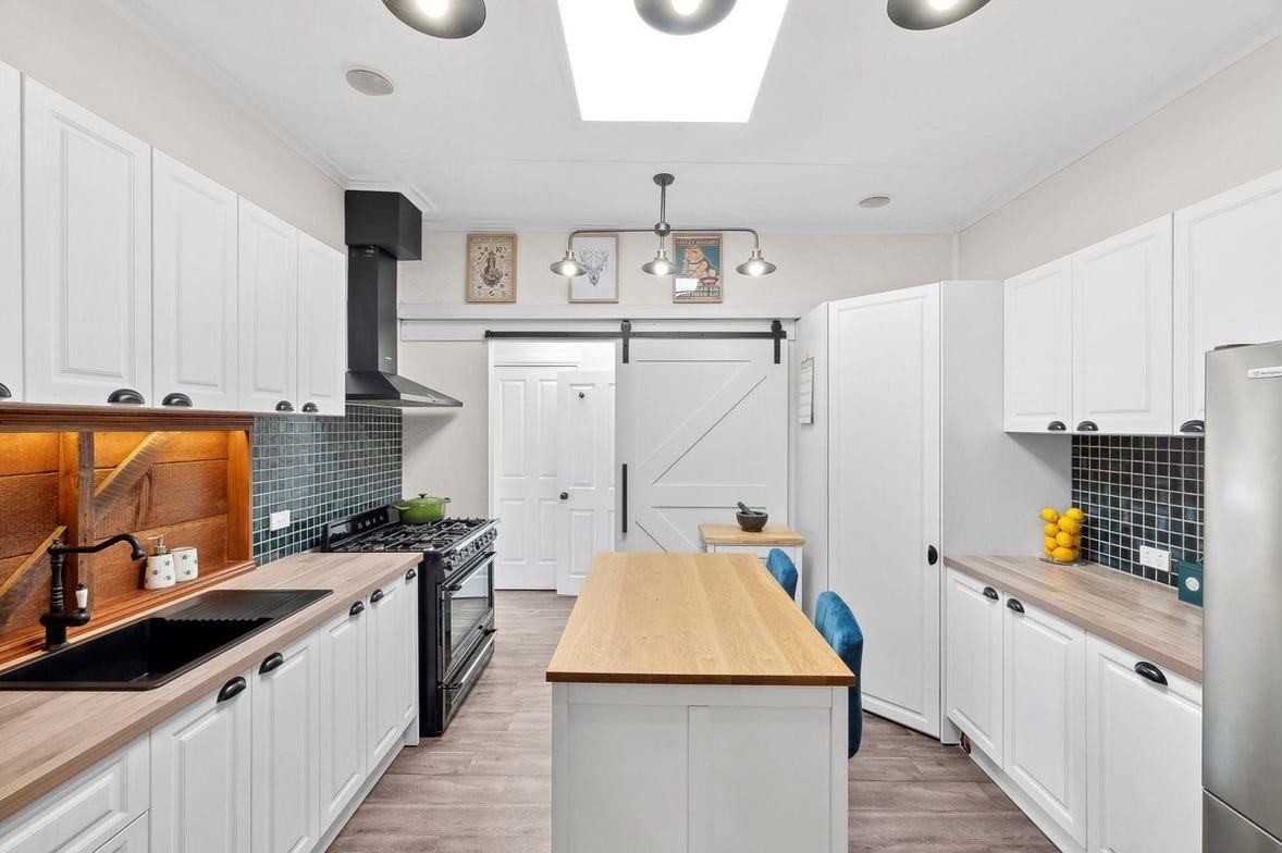 1/10 Westmoreland Street, St Albans Park image 3