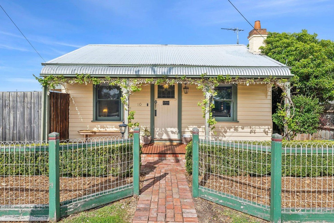 1/10 Westmoreland Street, St Albans Park image 1