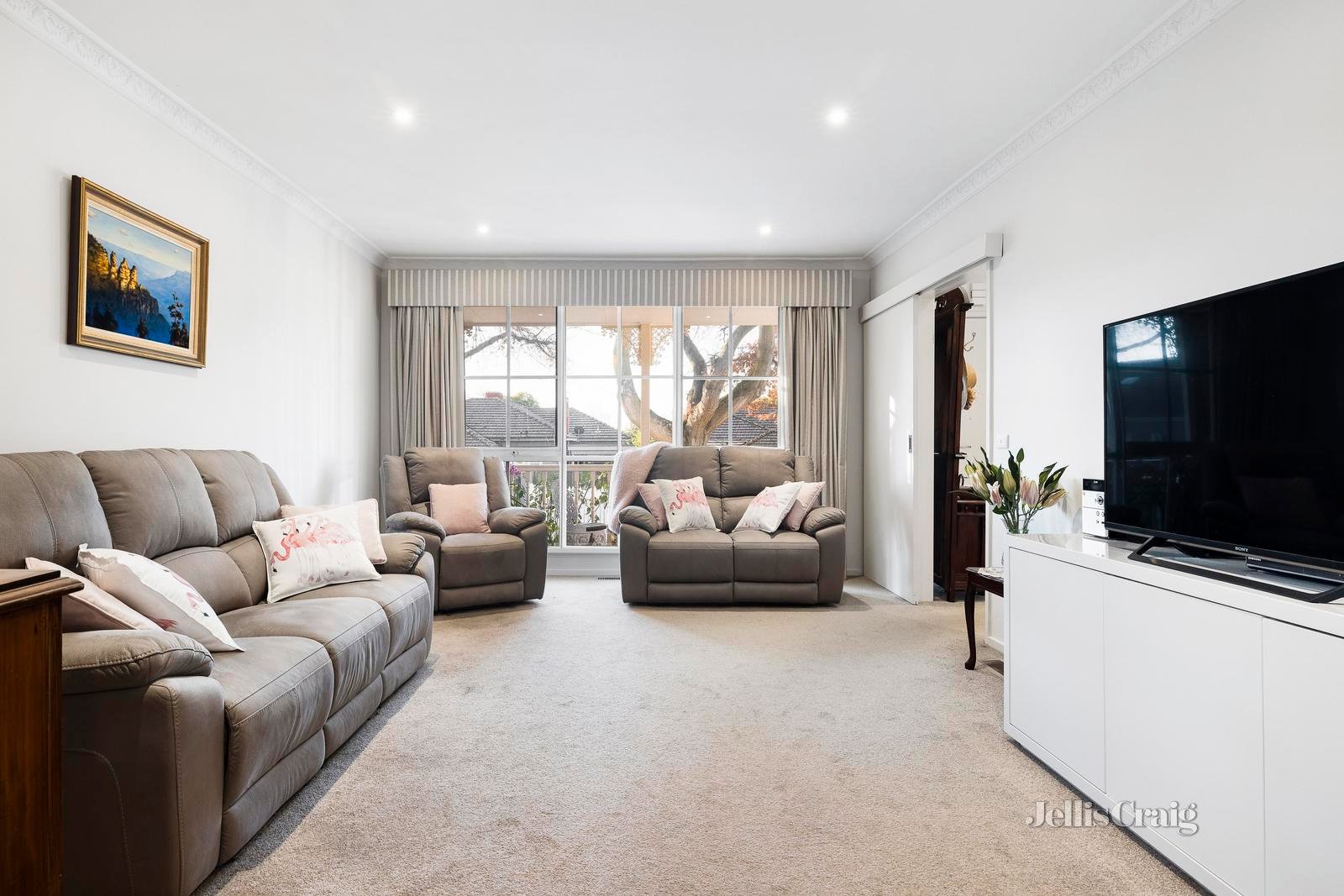 110 Windsor Crescent, Surrey Hills image 4