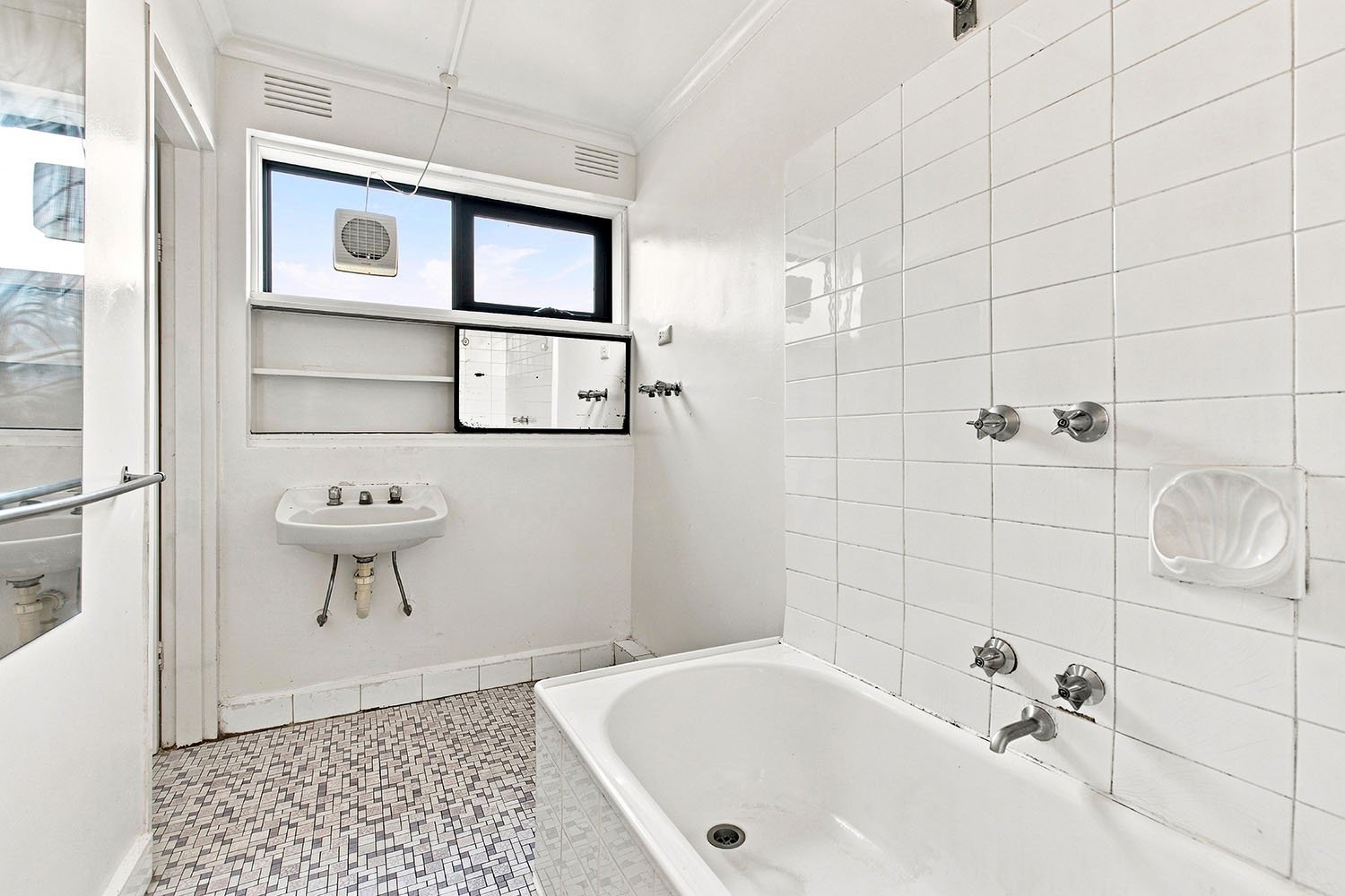 1/100 Murrumbeena Road, Murrumbeena image 6