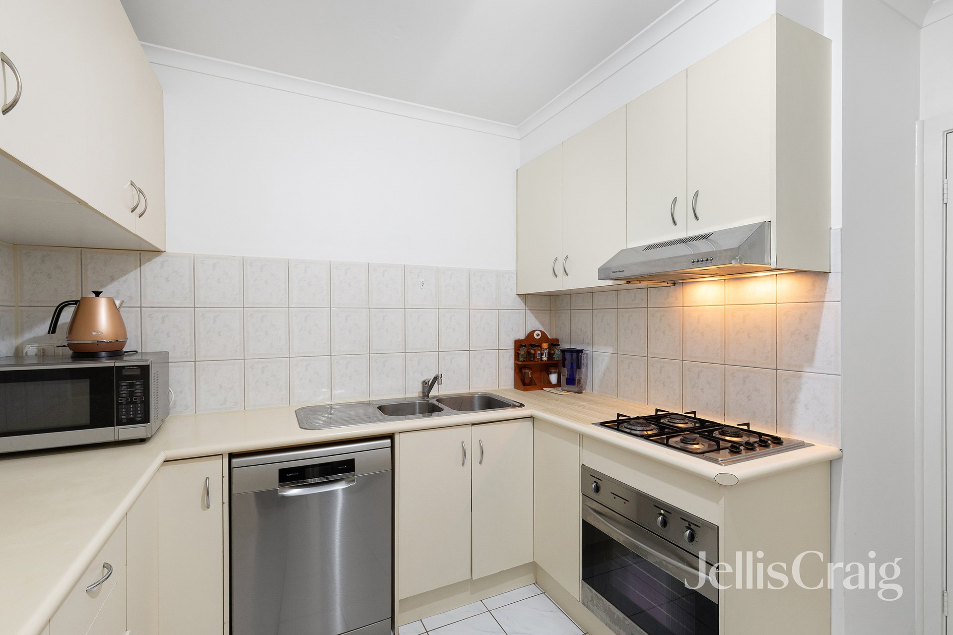 1/100 Southern Road, Heidelberg&nbsp;Heights image 2