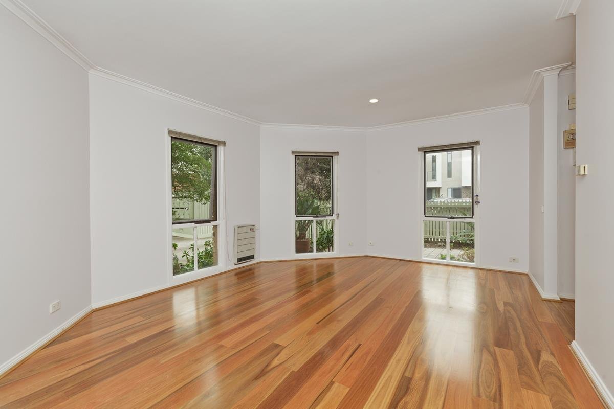 1/100 Stokes Street, Port Melbourne image 2