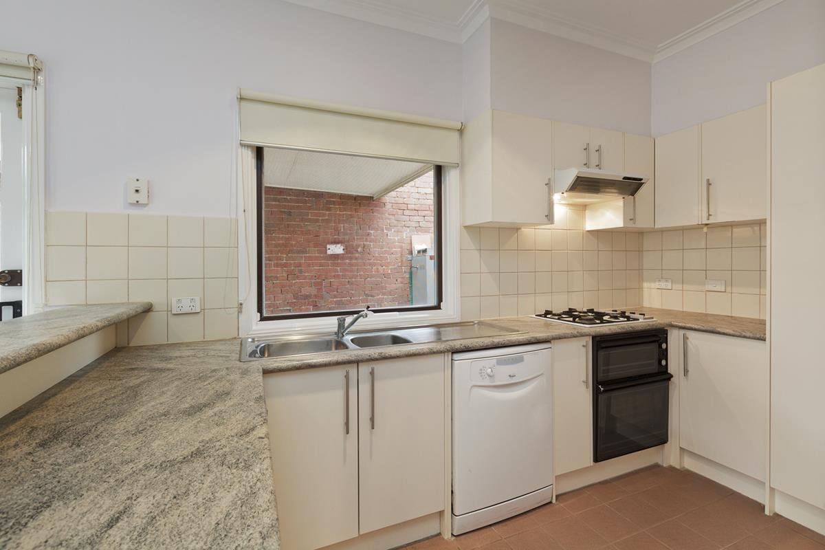 1/100 Stokes Street, Port Melbourne image 3