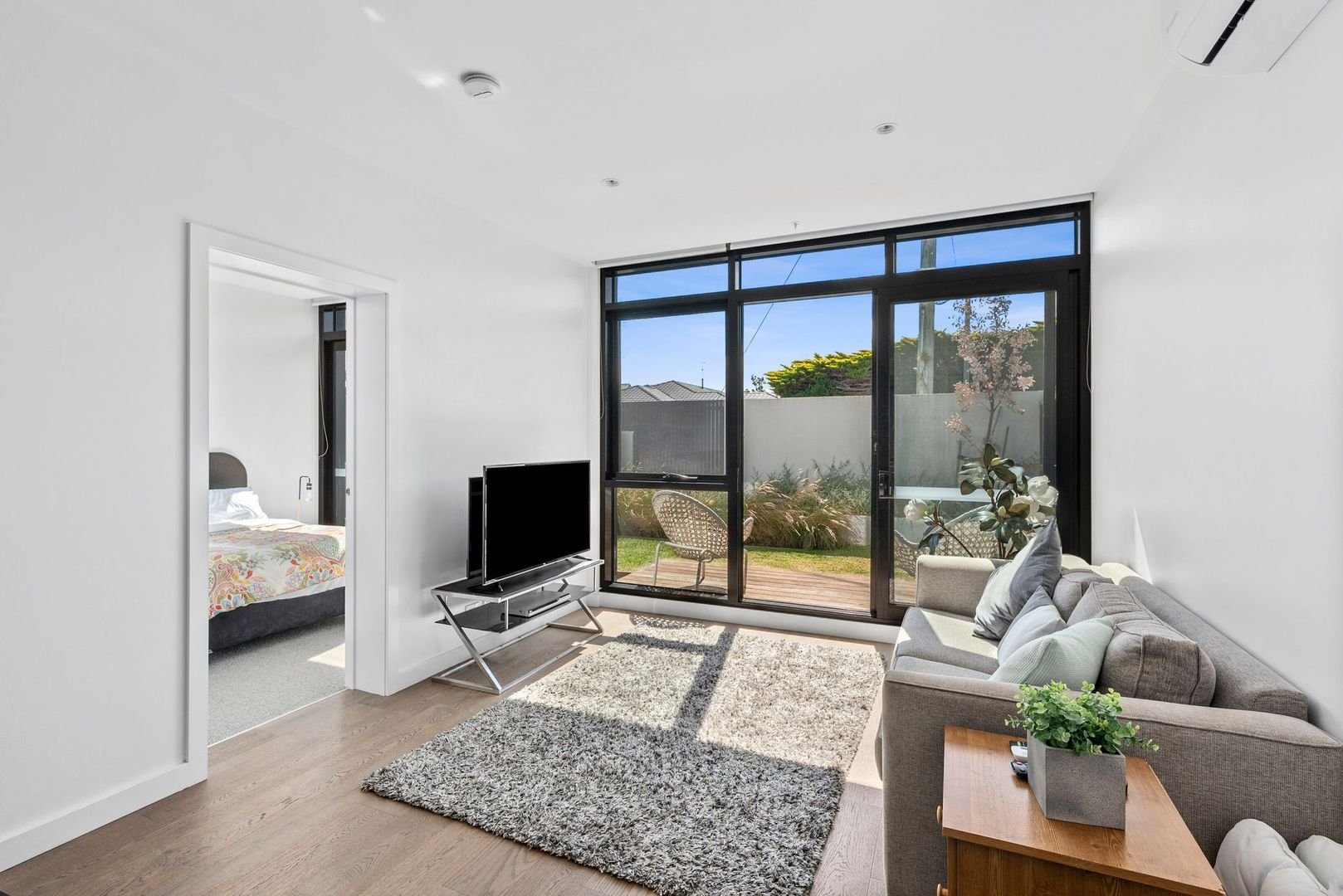 Property Gallery Thumbnail 6