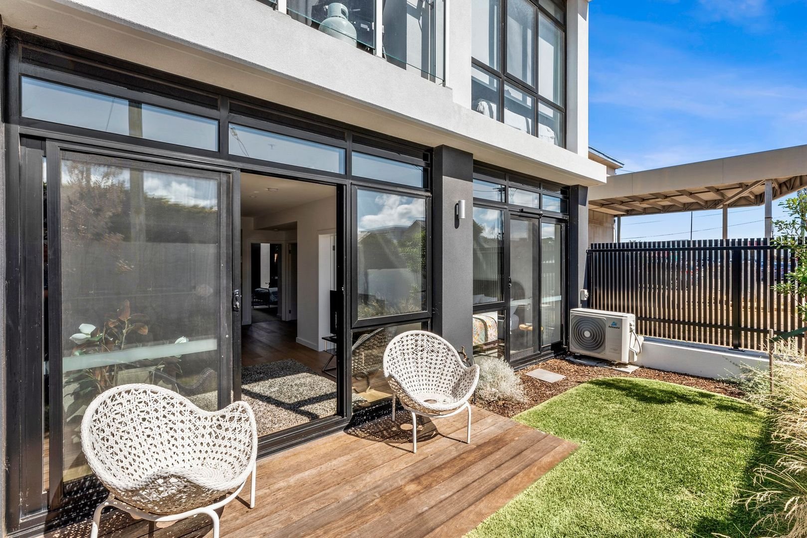 Property Gallery Thumbnail 11