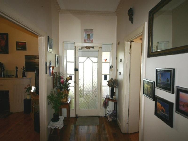 1/101 Albert Street, Sebastopol image 2
