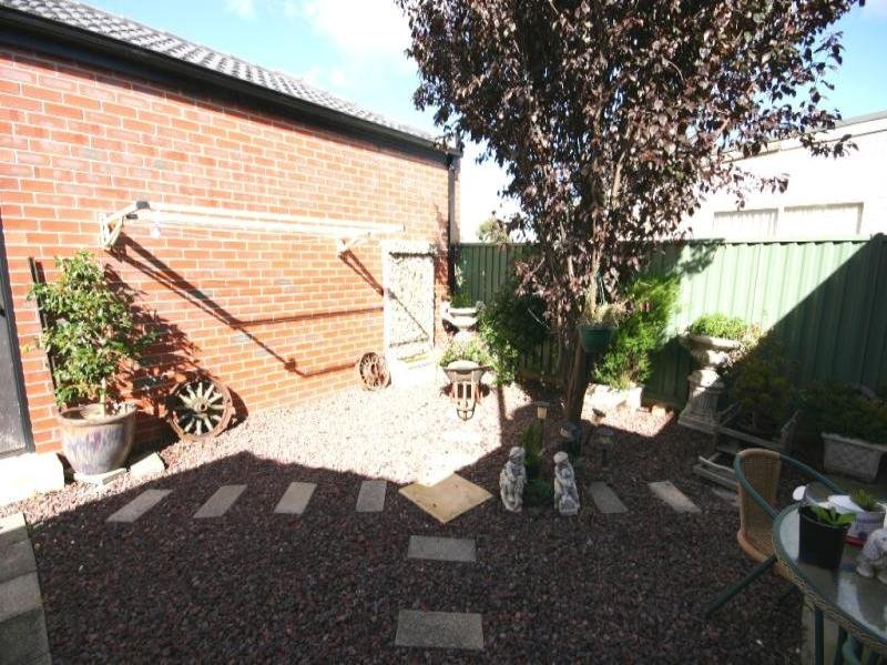 1/101 Albert Street, Sebastopol image 8