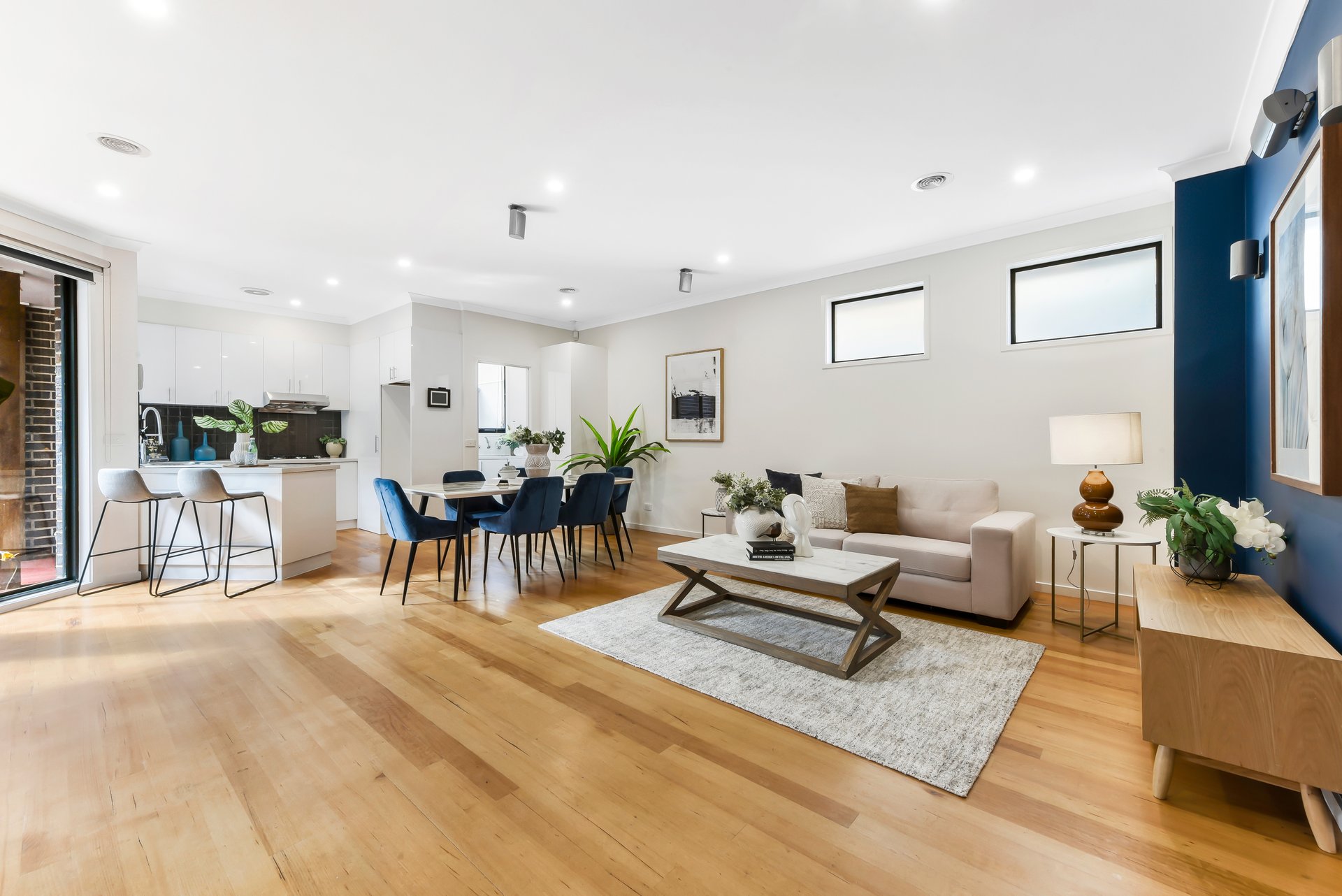 1/101 Parkmore Road, Bentleigh East image 2