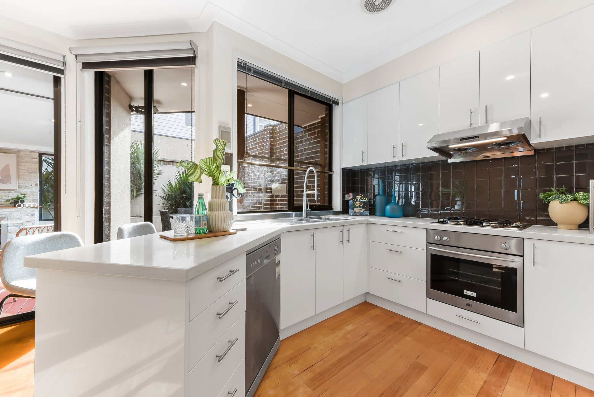 1/101 Parkmore Road, Bentleigh East image 6