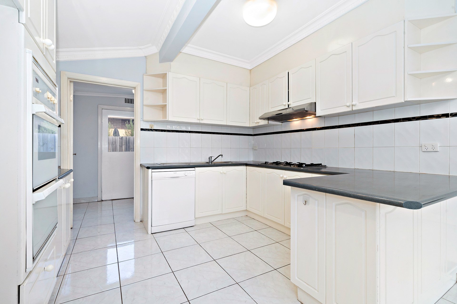 1/101 Strabane Avenue, Balwyn image 4