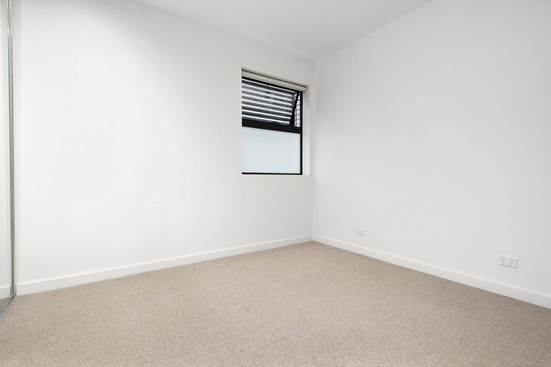 Property Gallery Thumbnail 8