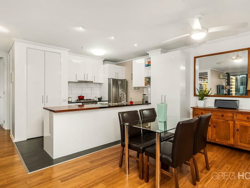 1101/38 Bank Street, South Melbourne image 4