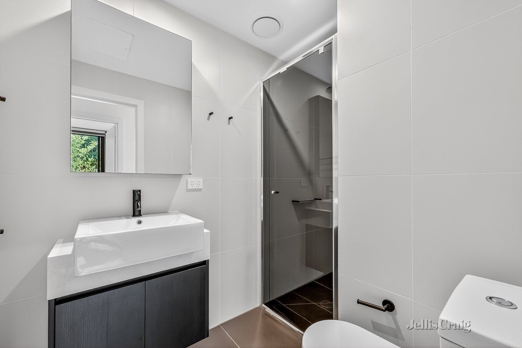 110/1A Campbell Grove, Northcote image 6