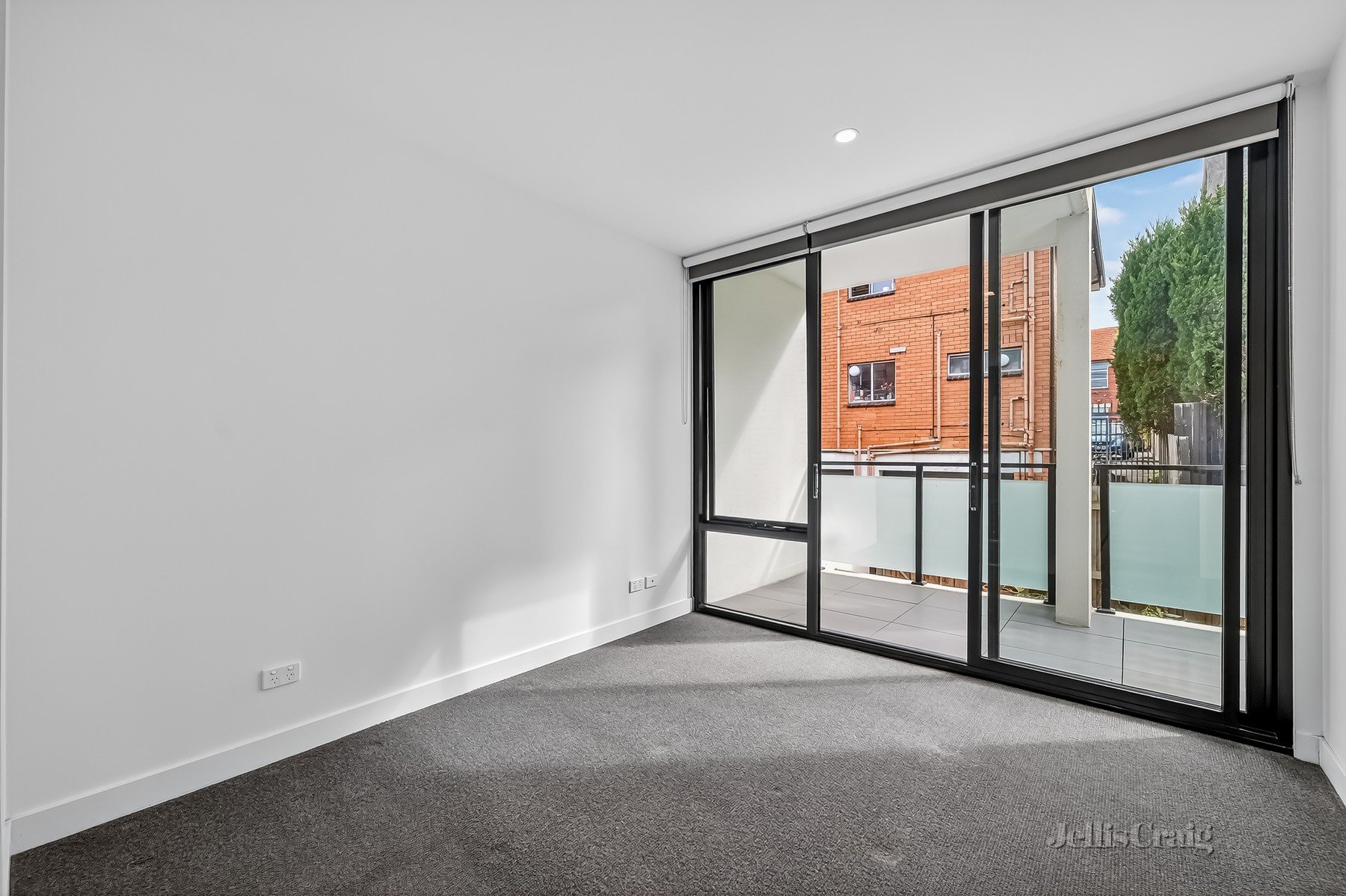 110/1A Campbell Grove, Northcote image 3