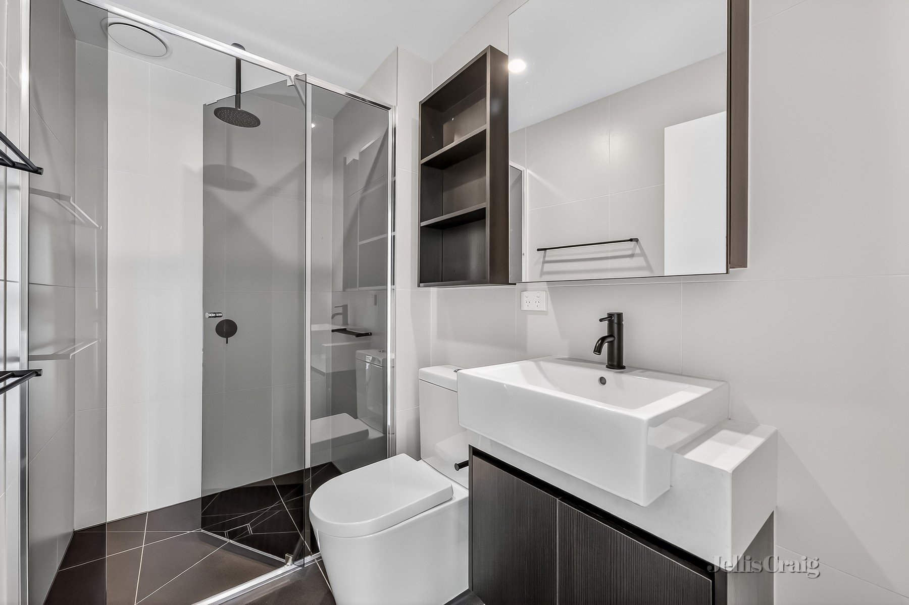 110/1A Campbell Grove, Northcote image 5