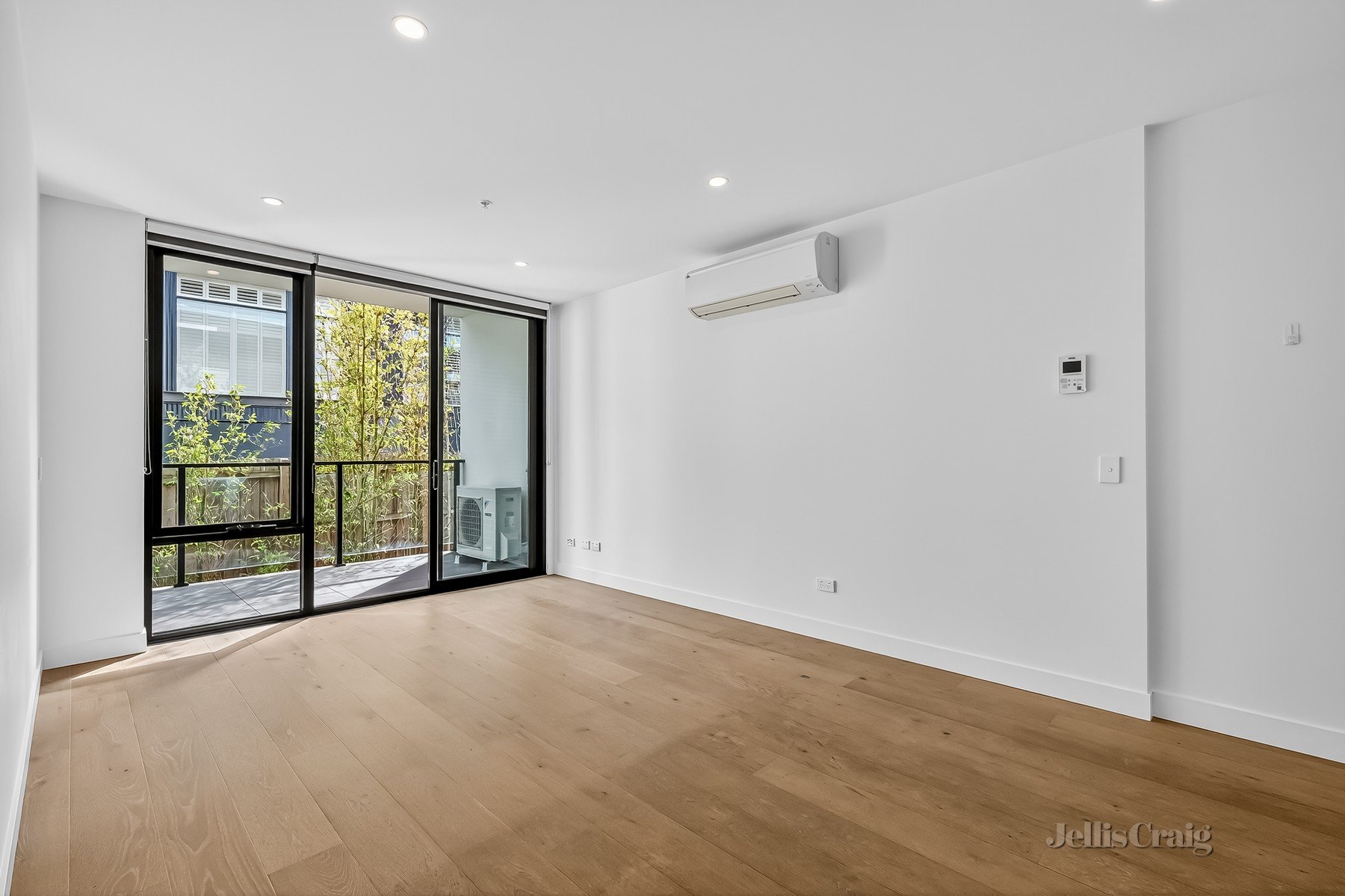 110/1A Campbell Grove, Northcote image 2