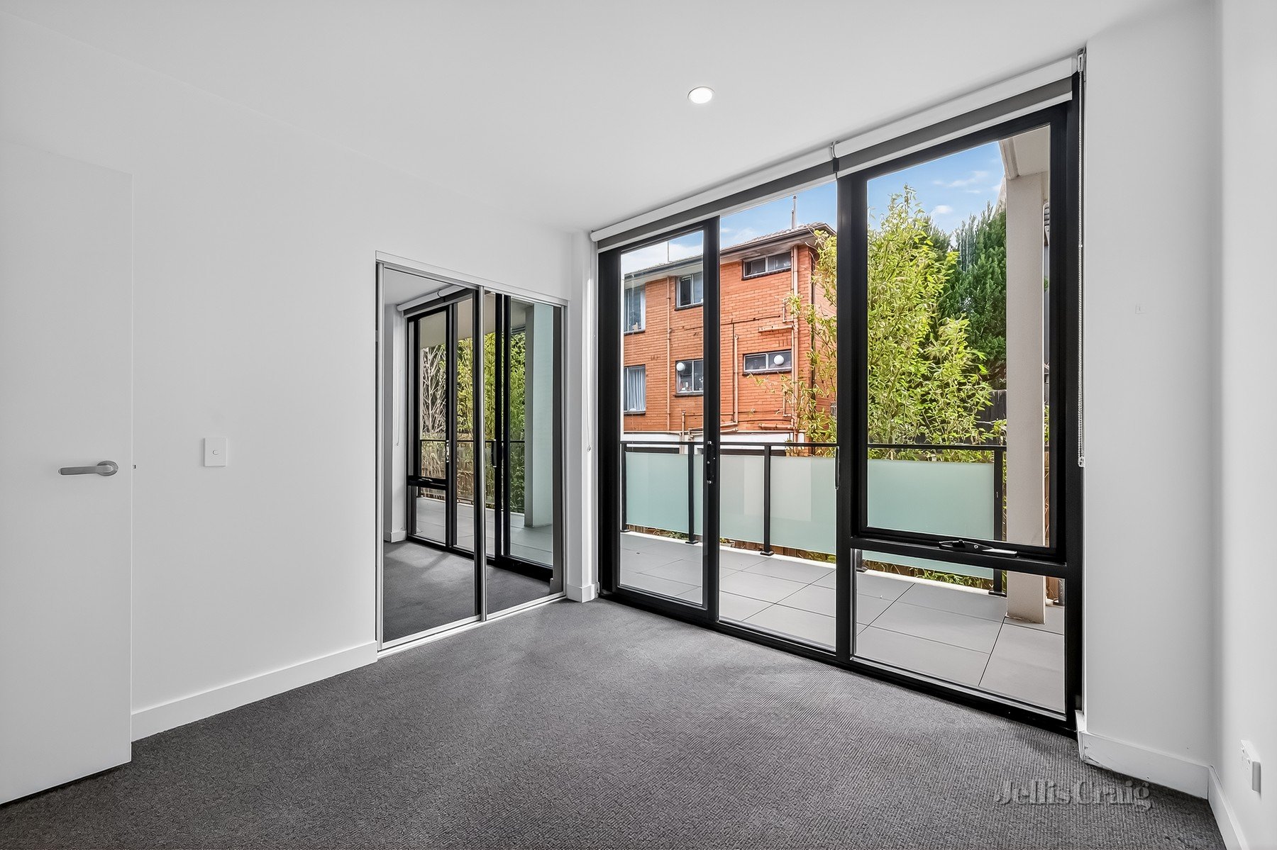 110/1A Campbell Grove, Northcote image 4