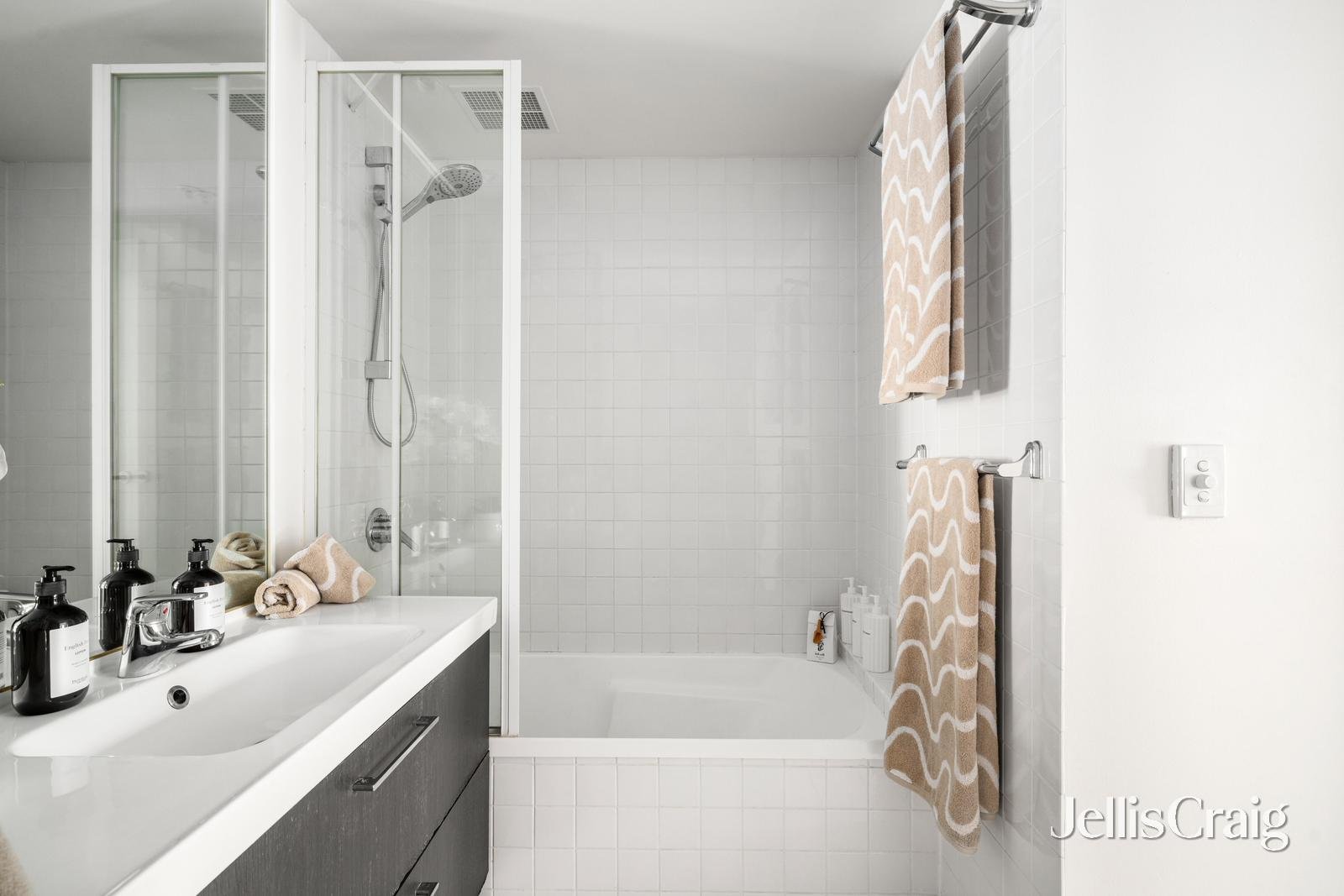 1/102 Camberwell Road, Hawthorn&nbsp;East image 6