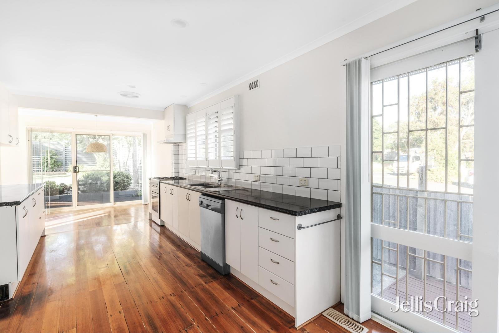 1/102 Harborne Street, Macleod image 3