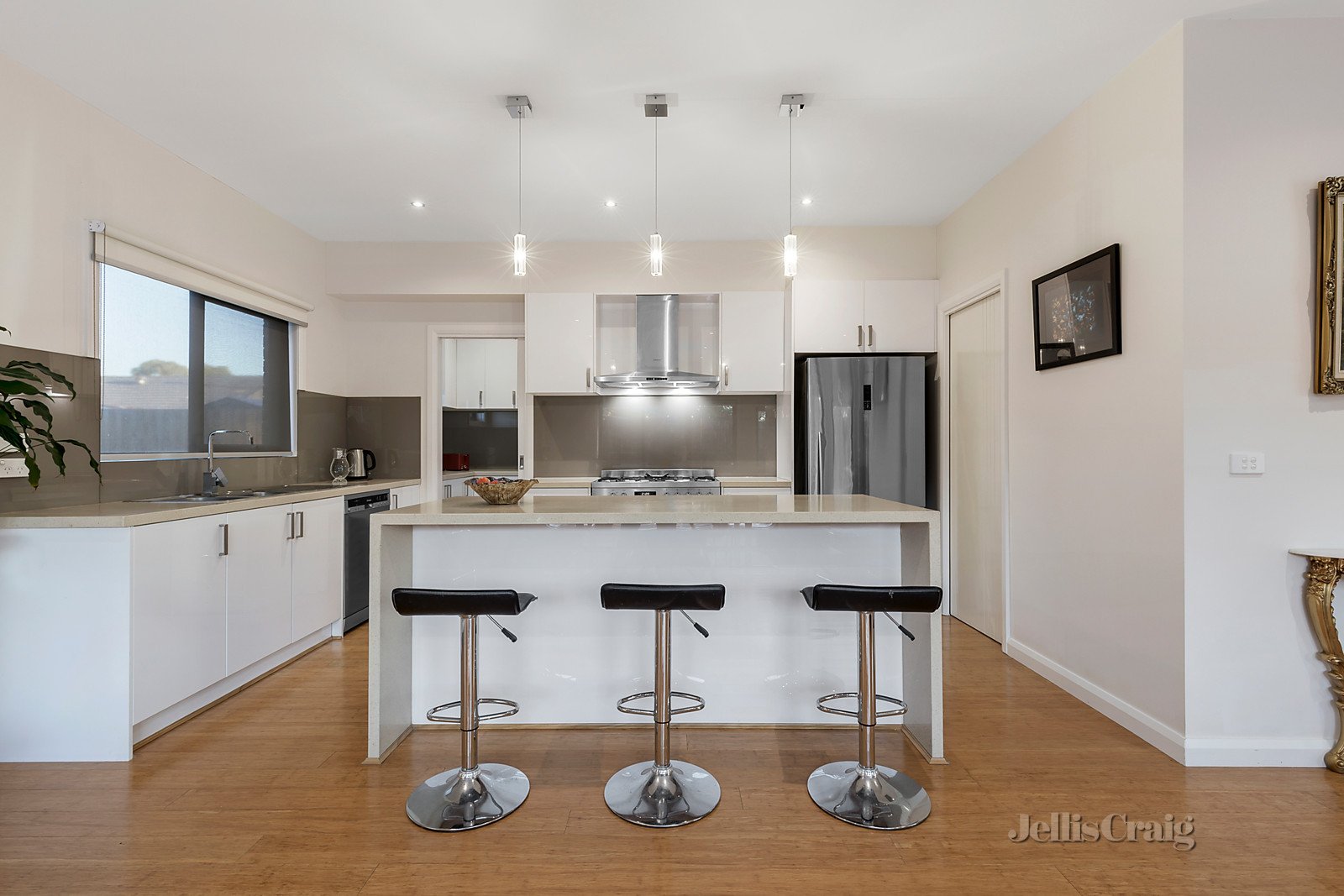 1/102 Oriel Road, Bellfield image 2