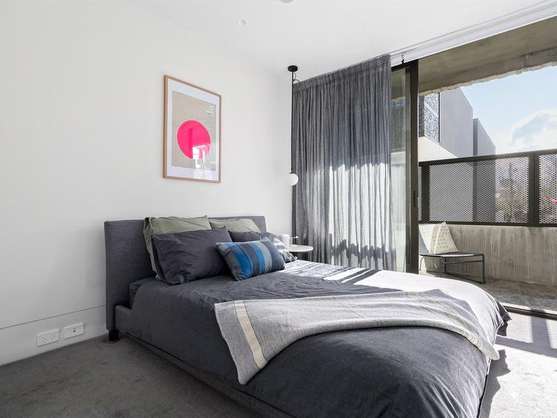 110/2 Pine Avenue, Elwood image 9