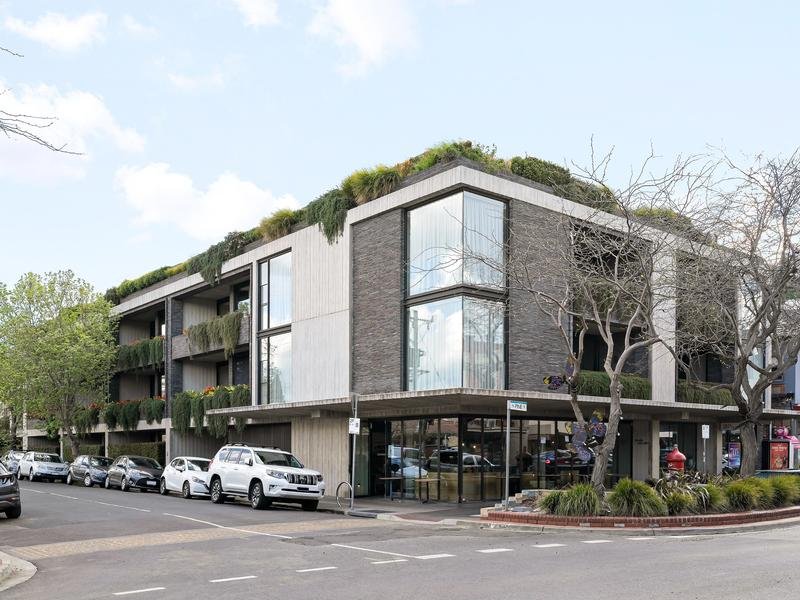 110/2 Pine Avenue, Elwood image 1