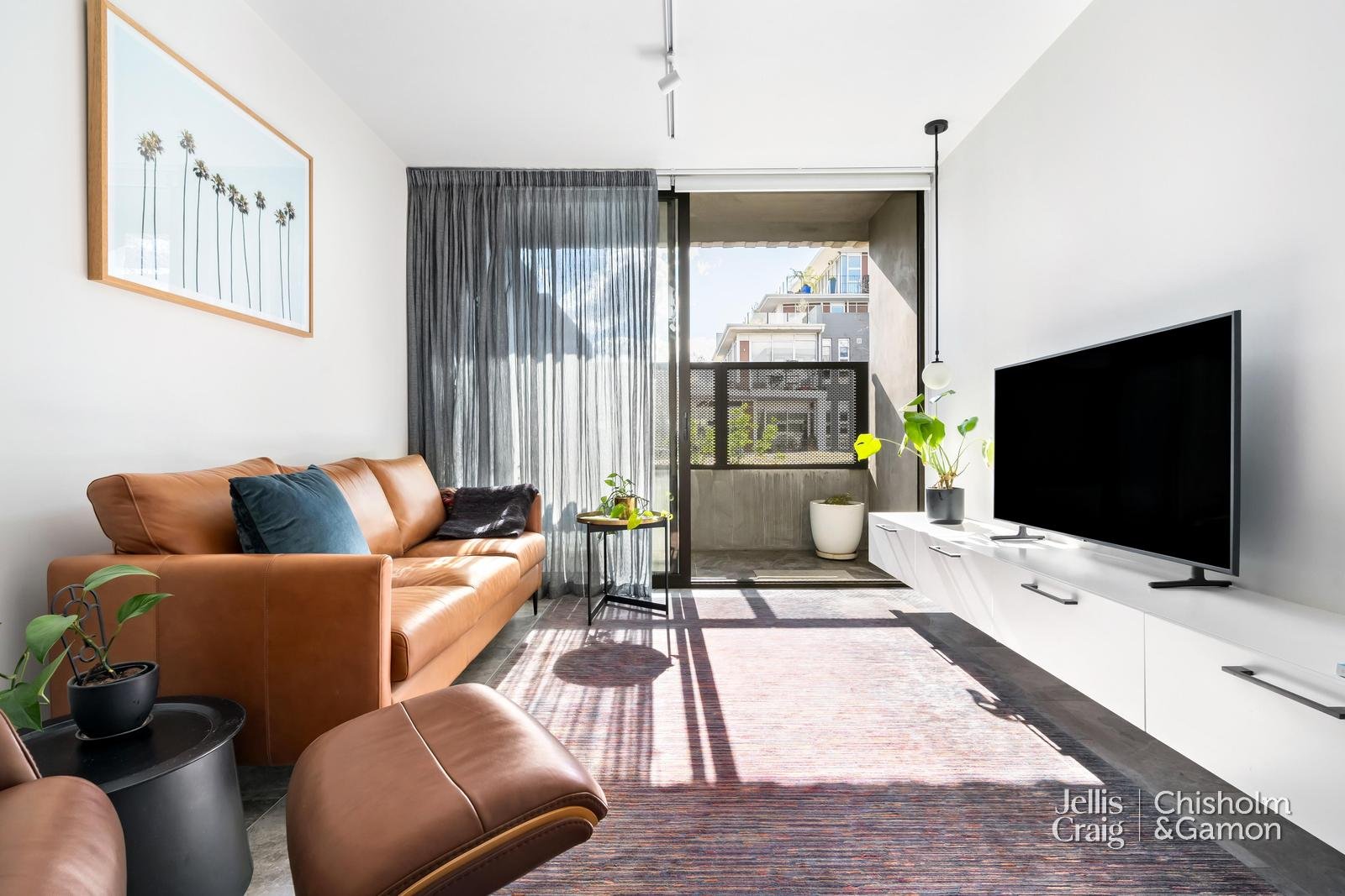 110/2 Pine Avenue, Elwood image 2