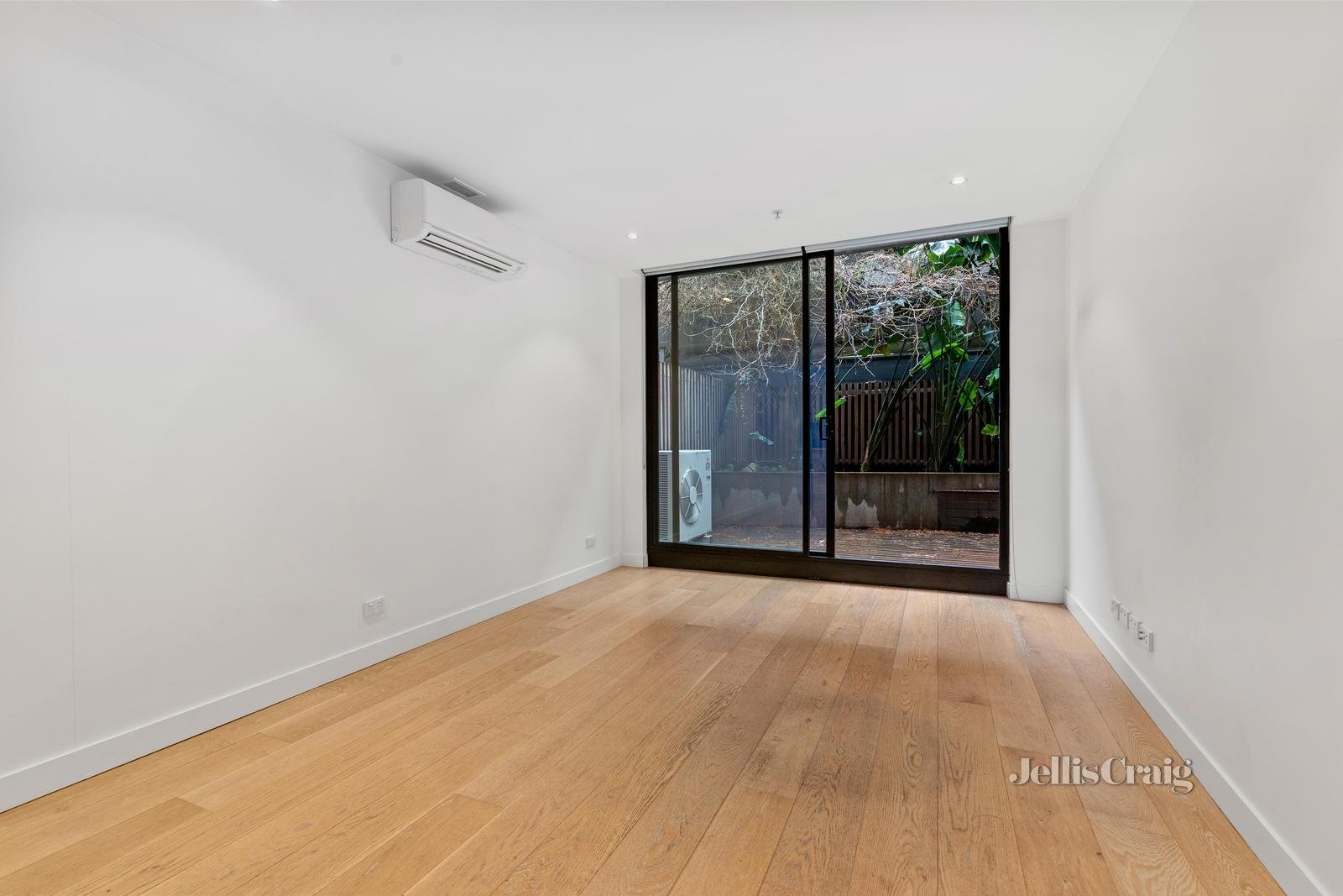 110/20 Queen Street, Blackburn image 4