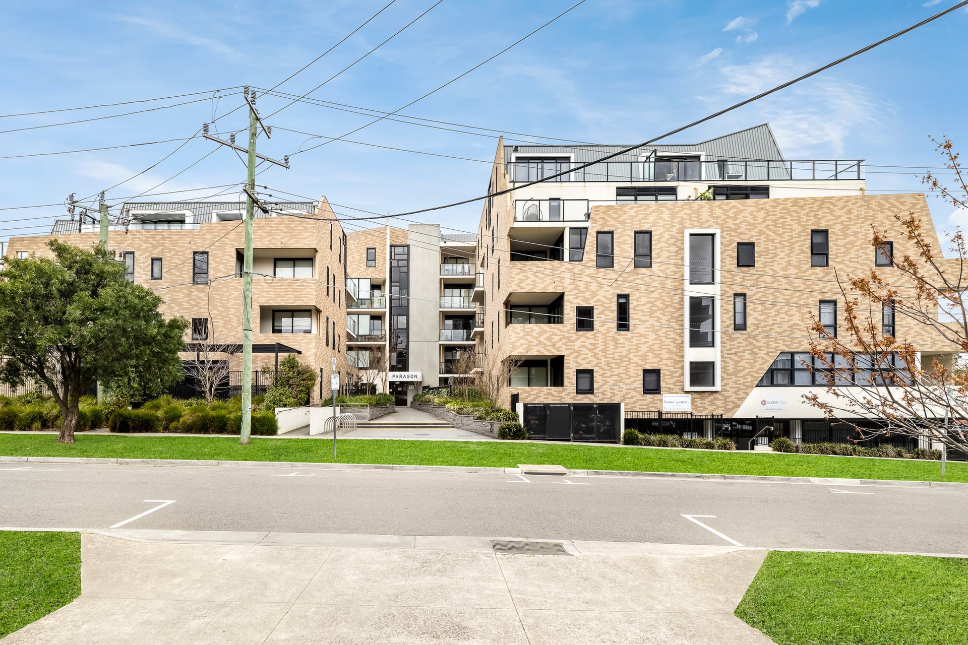 110/21 Queen Street, Blackburn image 2