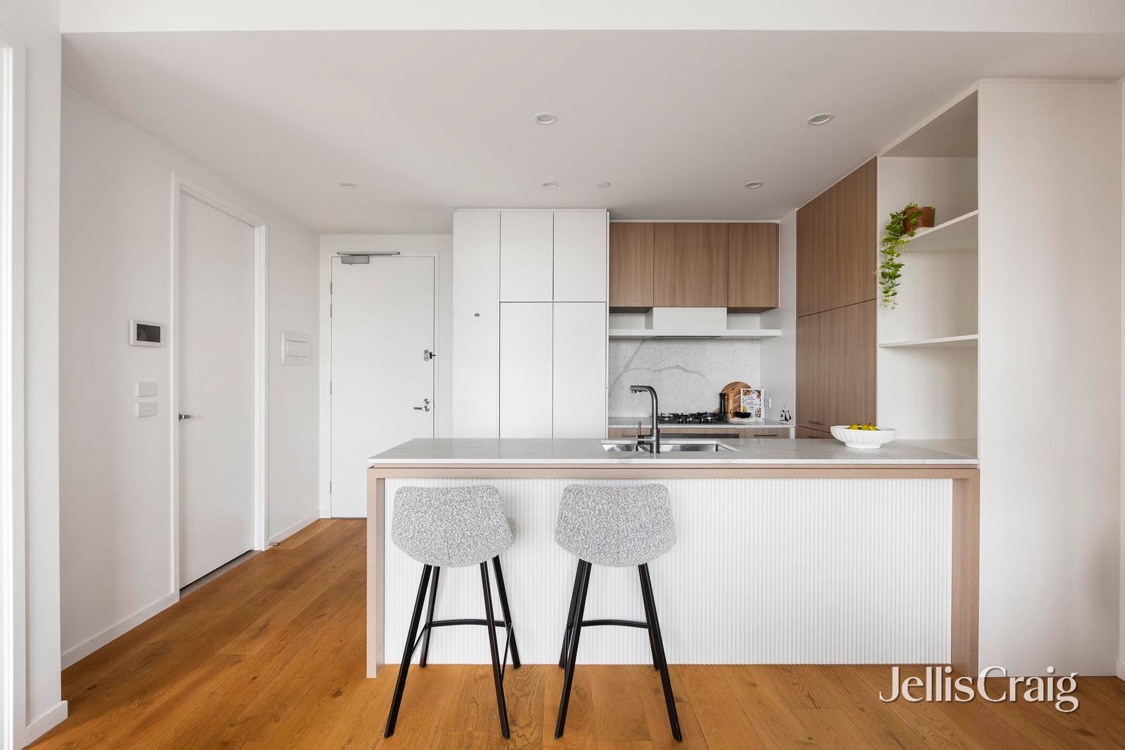 1102/125 Bell Street, Ivanhoe image 4