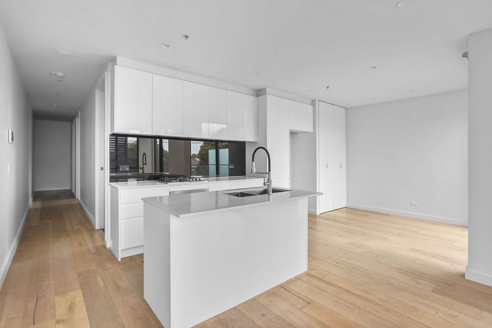 Property Gallery - Main Image