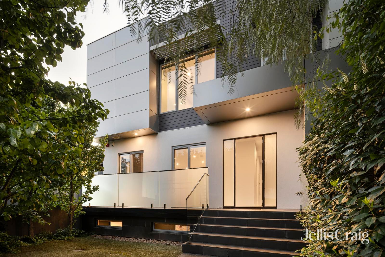 1/103 Lucerne Crescent, Alphington image 1