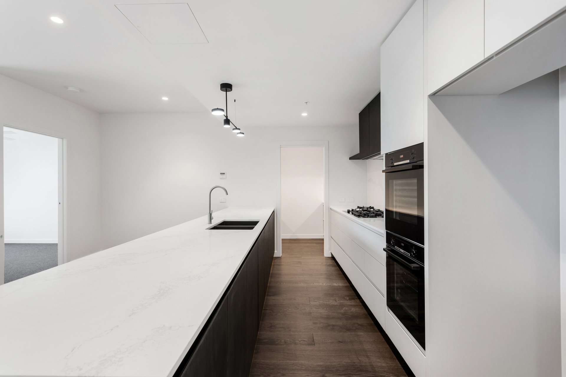 Property Gallery Thumbnail 3