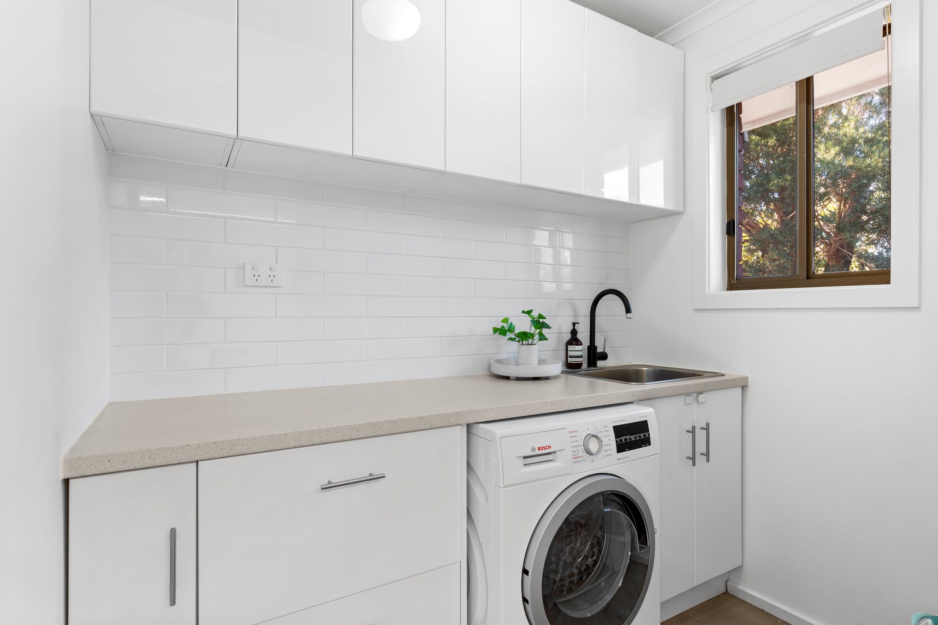 Property Gallery Thumbnail 8
