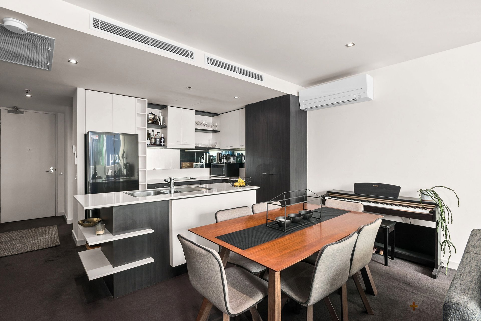 1104 / 12 Yarra Street SOUTH YARRA