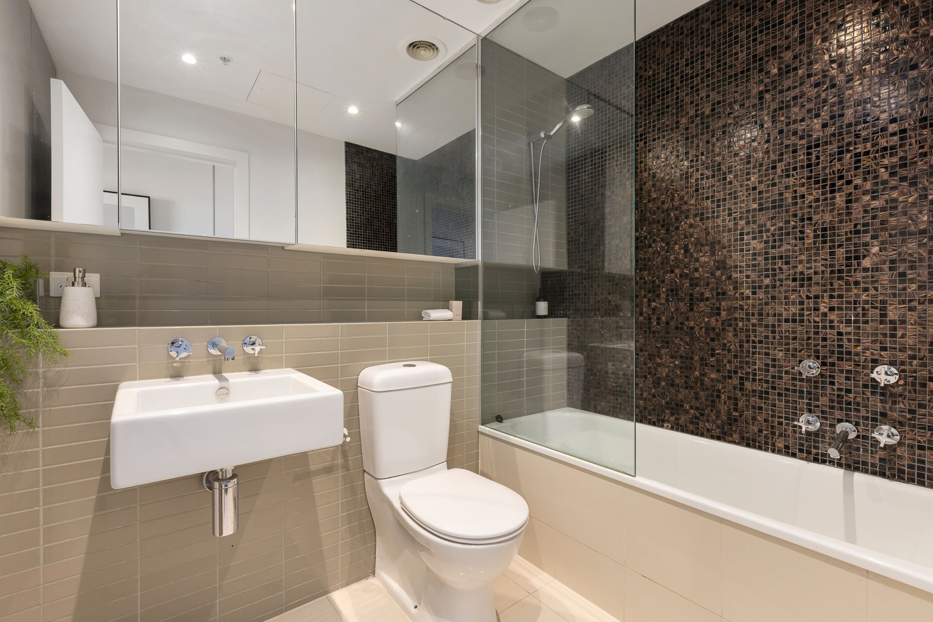 Property Gallery Thumbnail 8