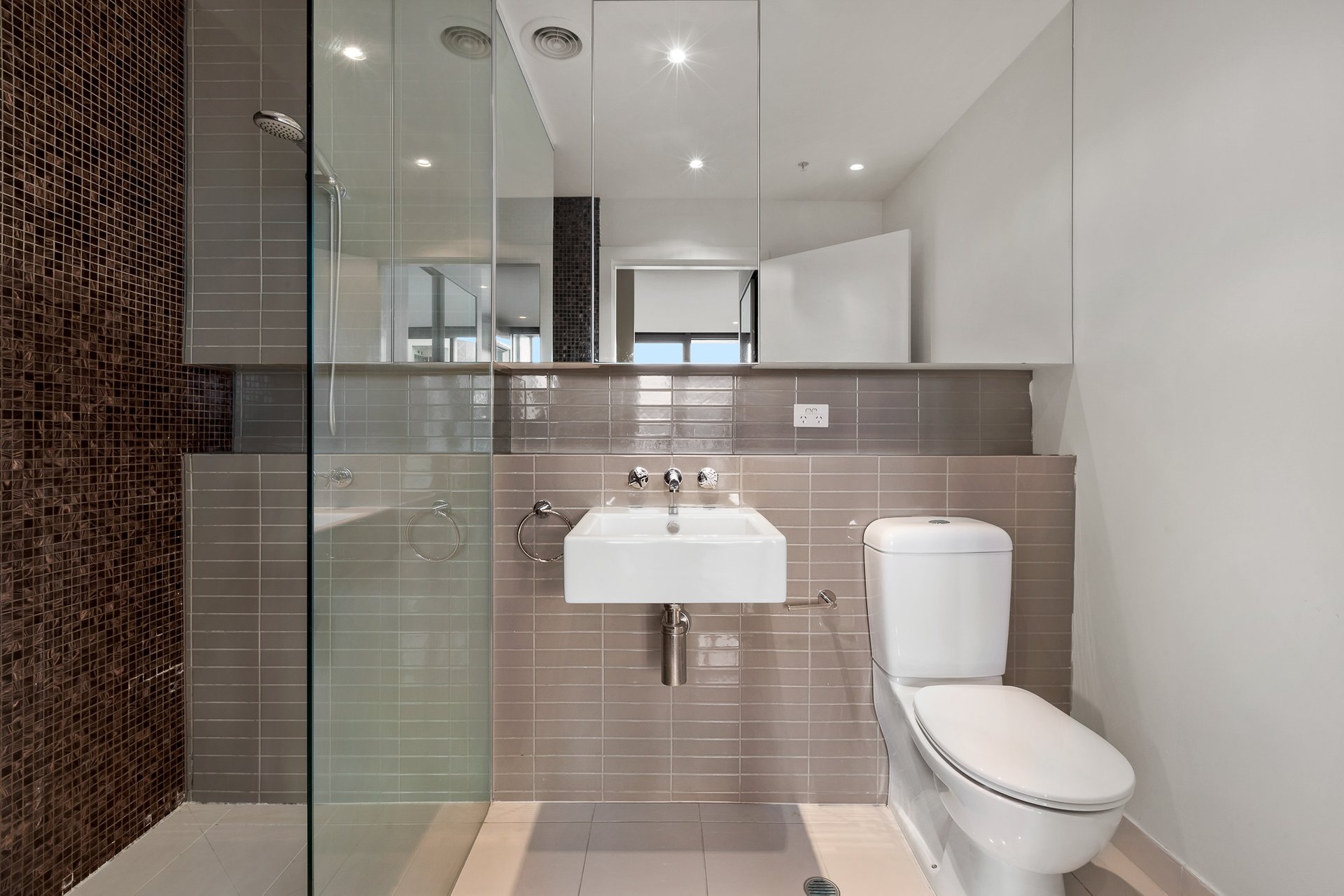 Property Gallery Thumbnail 8