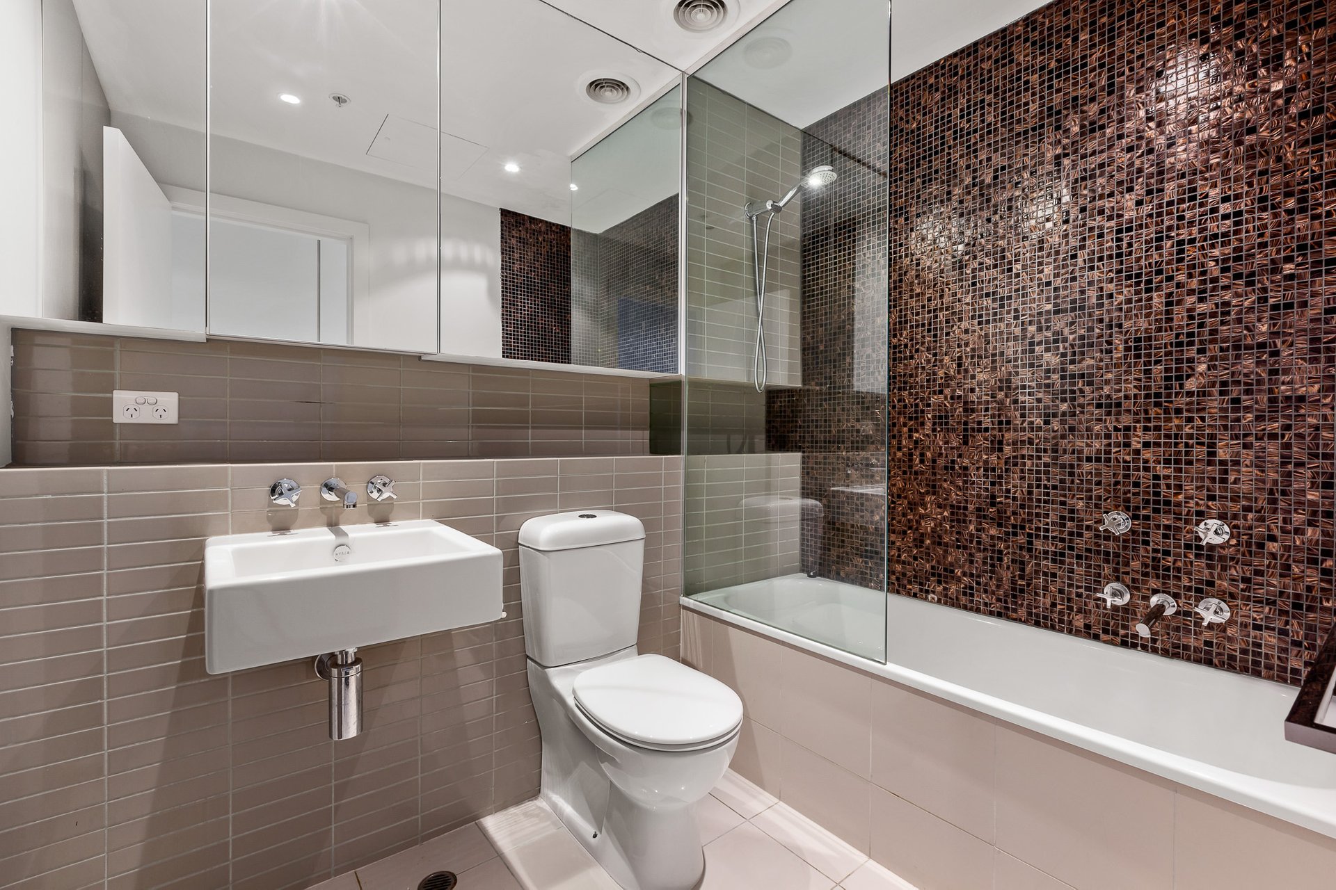 Property Gallery Thumbnail 6