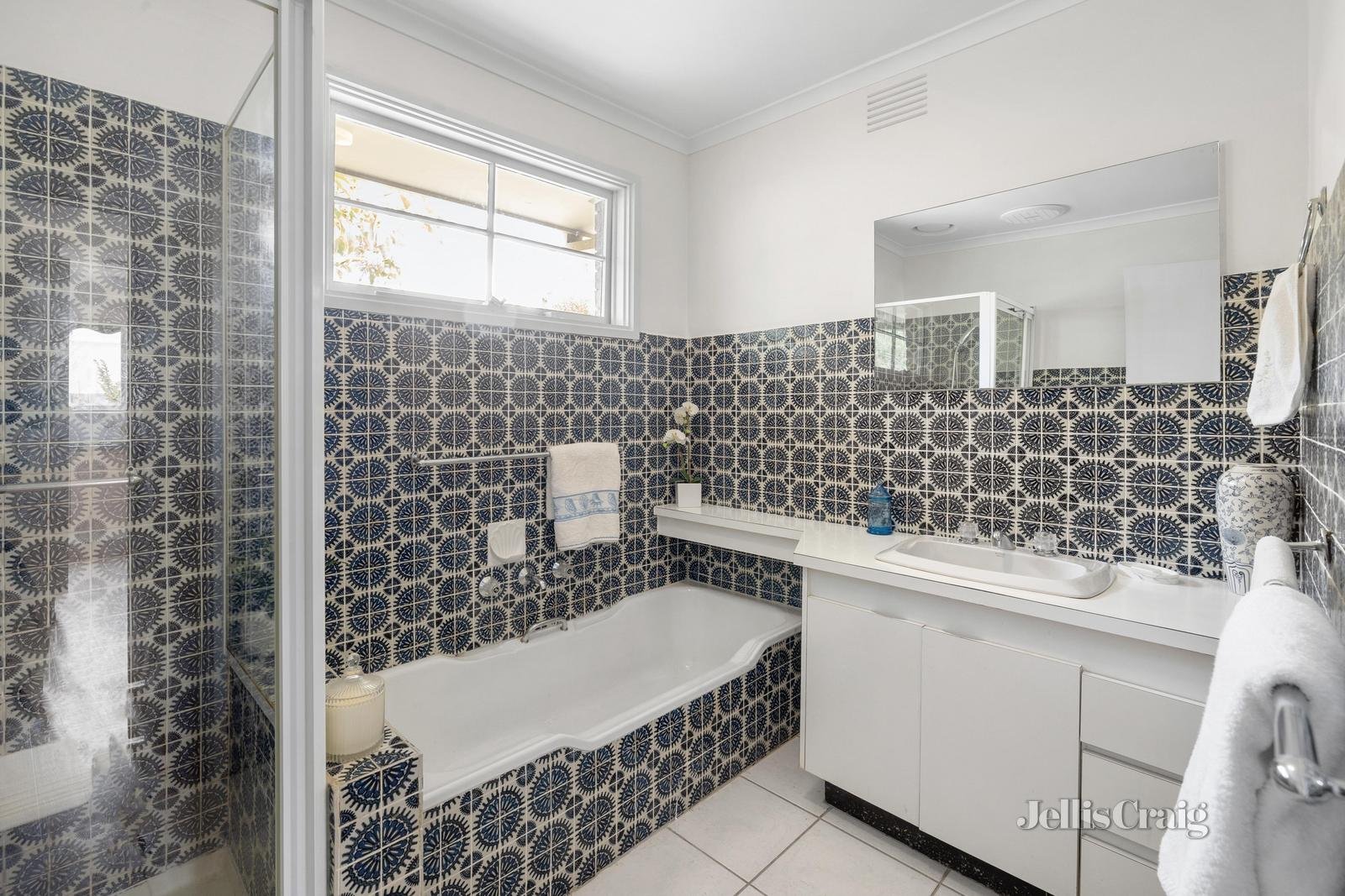 1/105 Croydon Road, Surrey Hills image 8