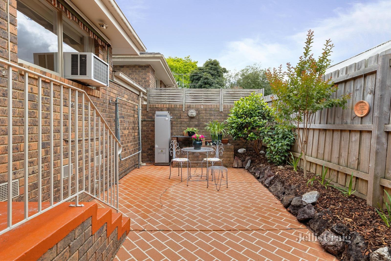1/105 Croydon Road, Surrey Hills image 9