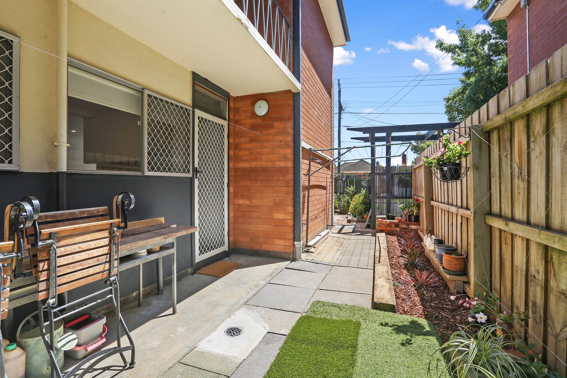 1/105 Gertrude Street, Geelong West image 9