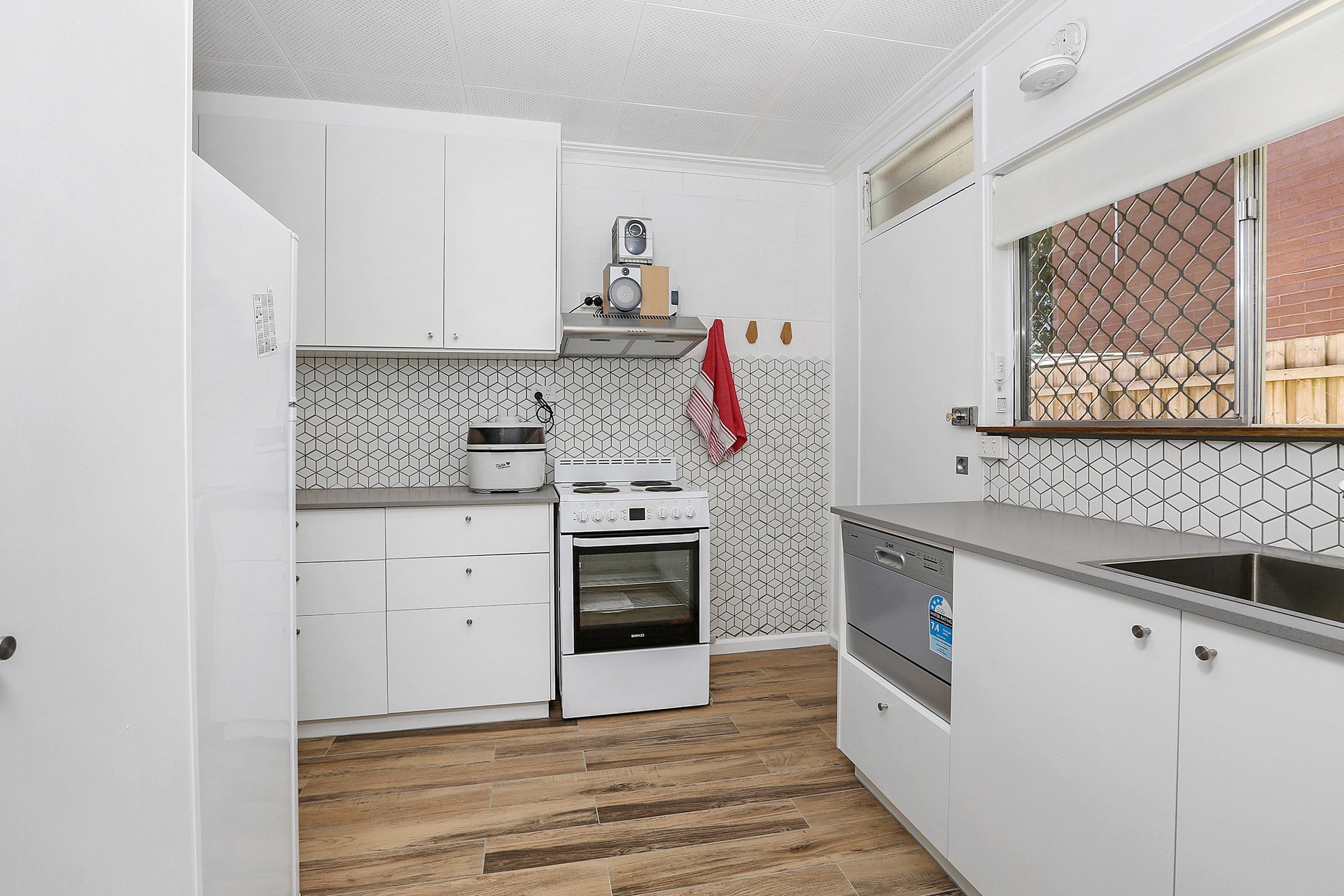 1/105 Gertrude Street, Geelong West image 2