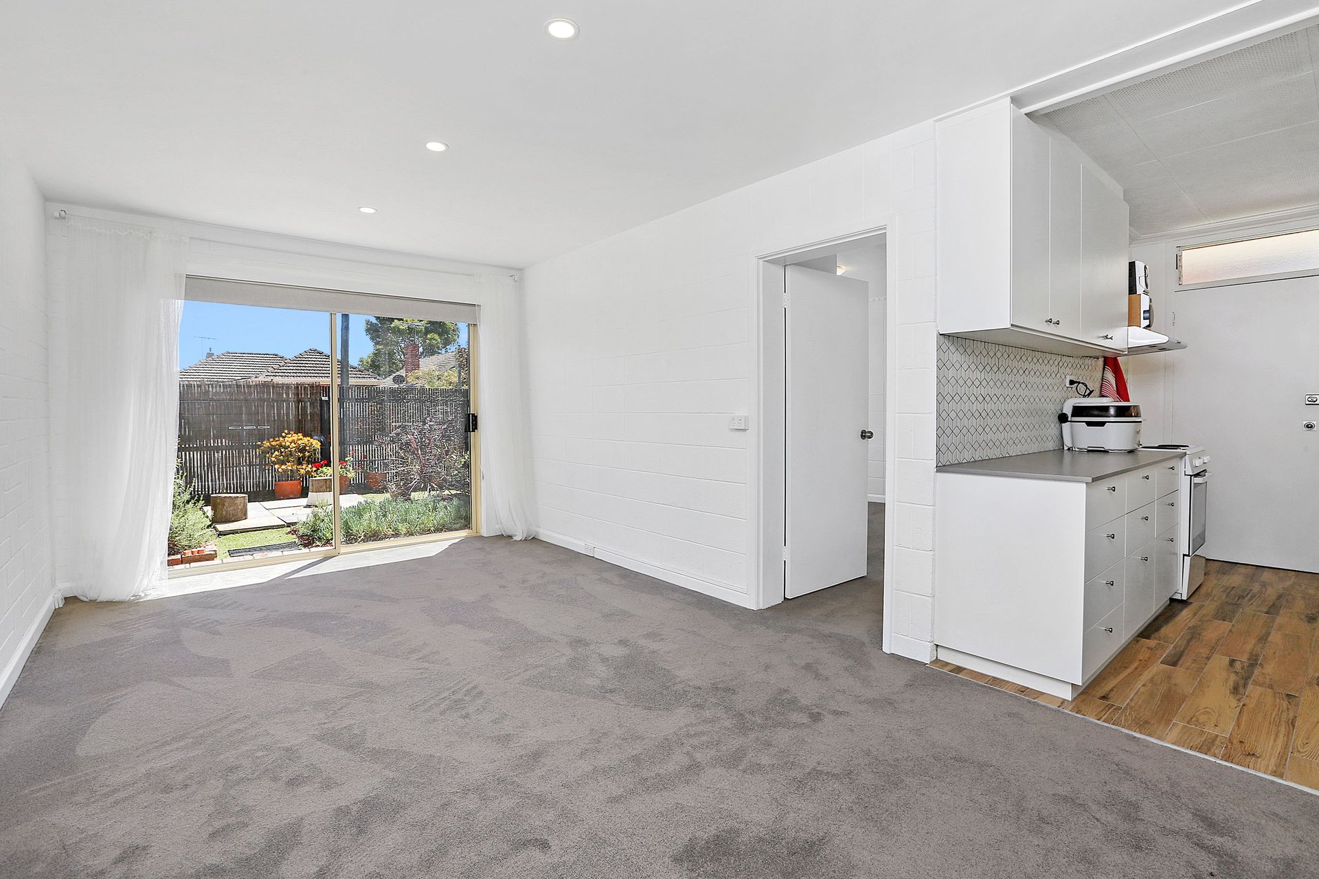 1/105 Gertrude Street, Geelong West image 3