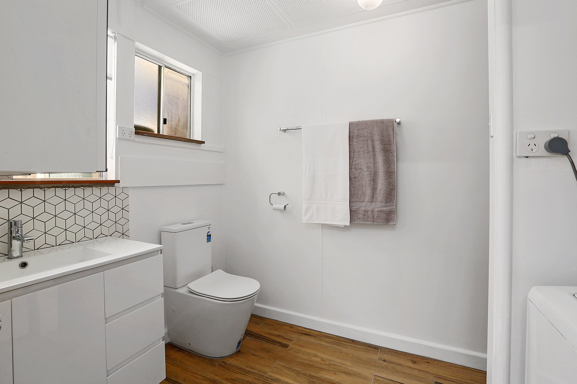 1/105 Gertrude Street, Geelong West image 8